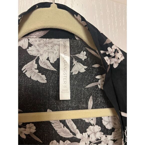 New Spiritual Gangster Maya Tie Front Kimono Robe Pockets Black Floral One Size - Picture 7 of 12